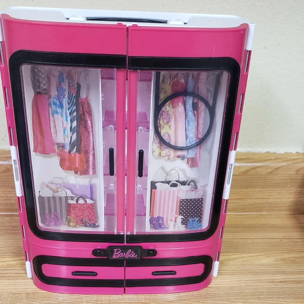 Barbie  Fashion Closet Pink